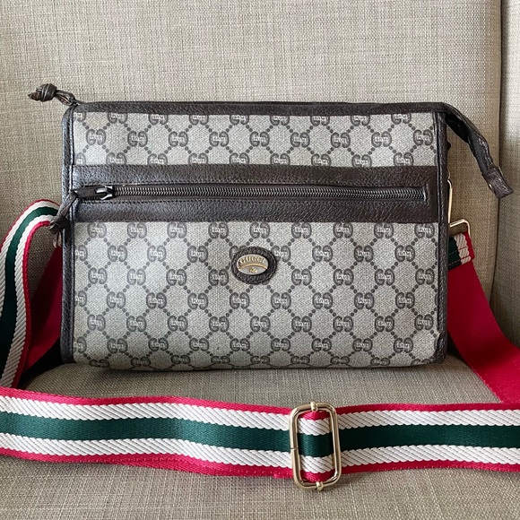 Authentic vintage Gucci GG plus clutch crossbody bag